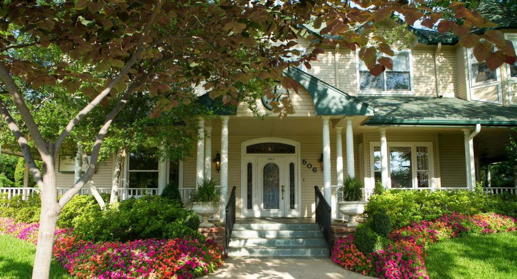 The Sanford House Inn & Spa image