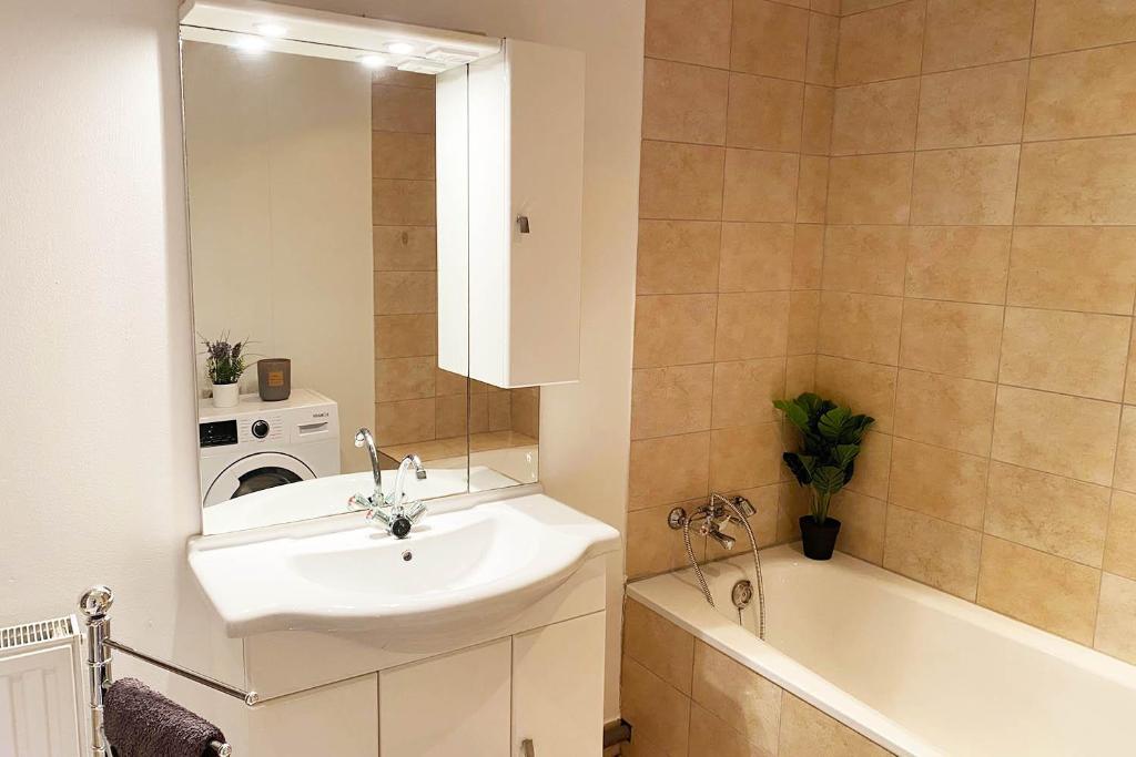 2 room work & stay flat with Smart-TV and WLAN photo 2