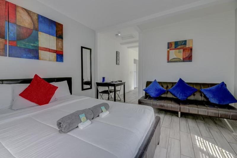 Adorable private apartments in the Heart of Miami! image