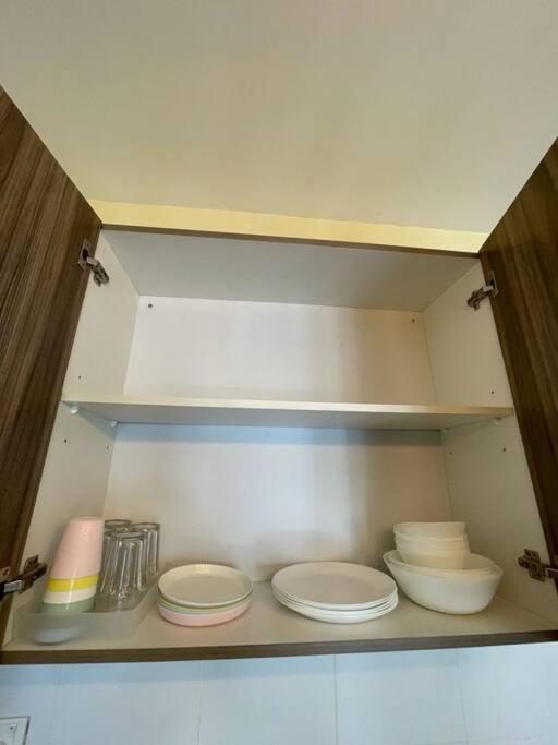OPAHOME@SWISS GARDEN RESIDENCE (POOL VIEW) 1 Bedroom Studio with WIFI + NETFLIX photo 3