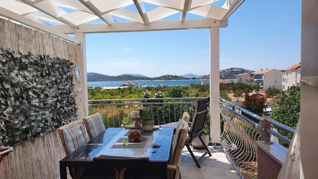 Apartmani Villa Lilliana photo 4