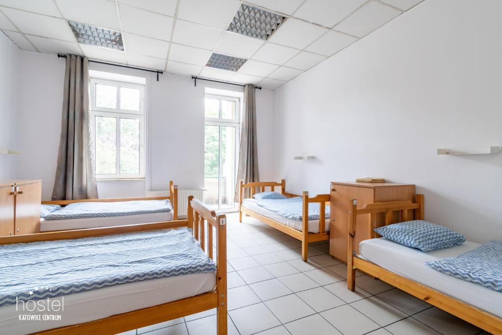 Номер (Кровать в общем номере с 4 кроватями), Hostel Katowice Centrum