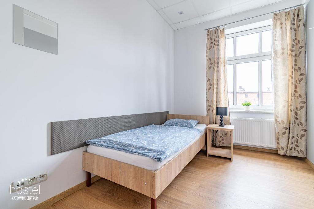 Одноместный (Одноместный номер с общей ванной комнатой), Hostel Katowice Centrum