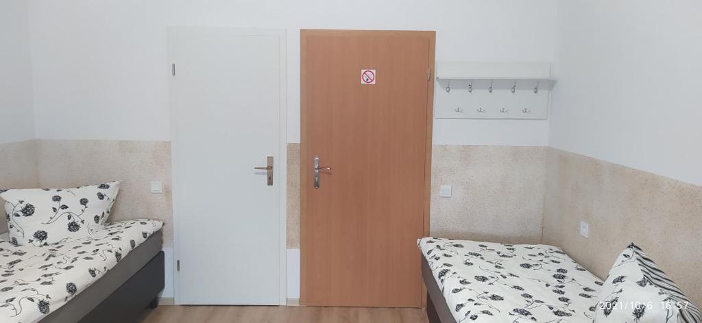 4U Hostel Zgorzelec - Free Parking photo 2
