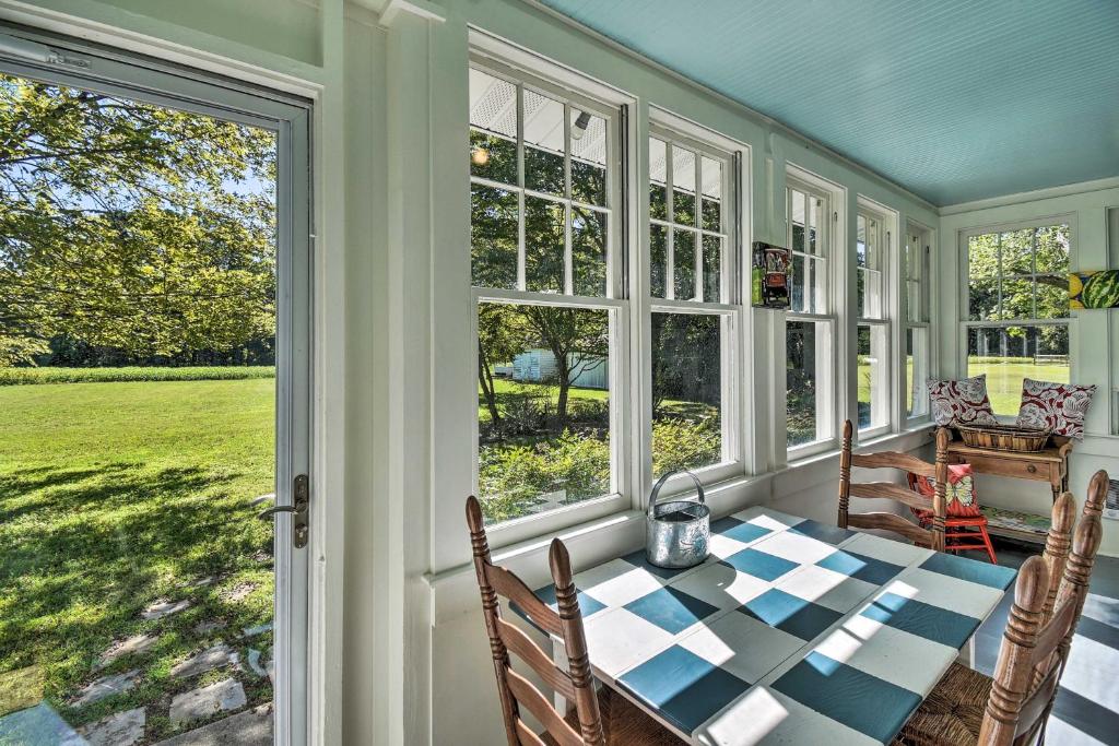 Cozy Gloucester Getaway with Porch and Sunroom! photo 1