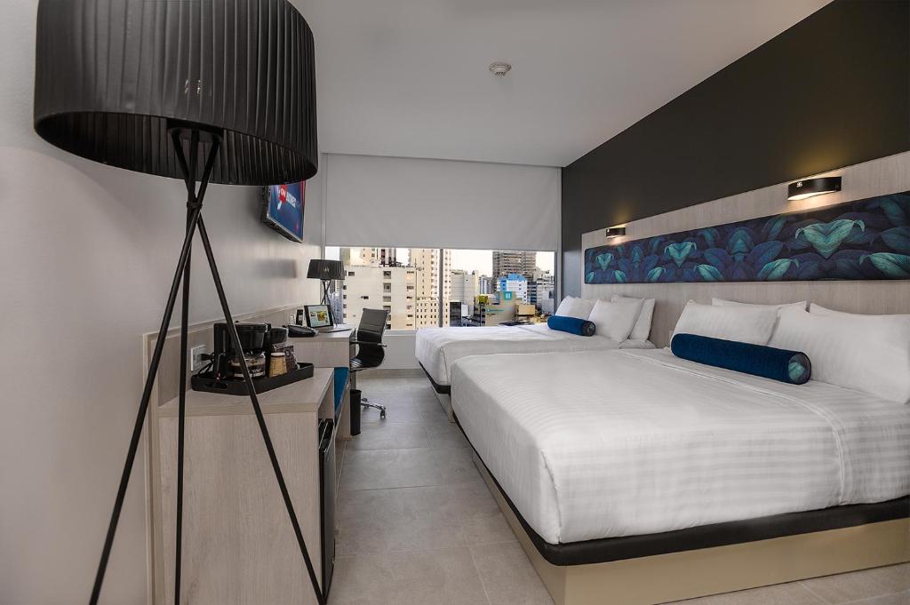 River Garden Hotel + Suites photo 2