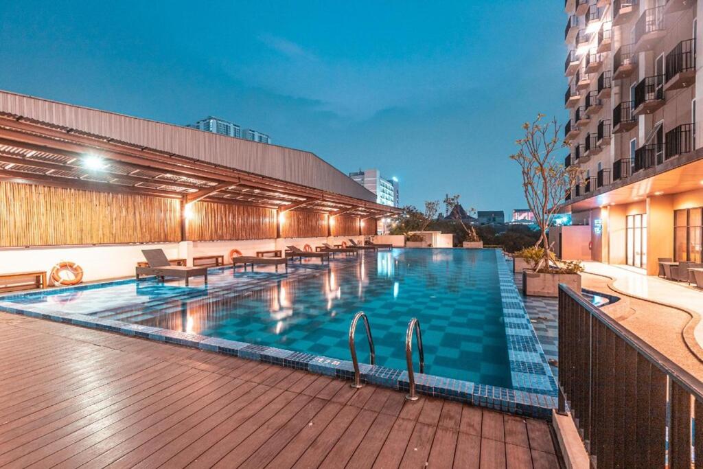 Azalea Suites Cikarang by Jayakarta Grup - Tap to explore photos