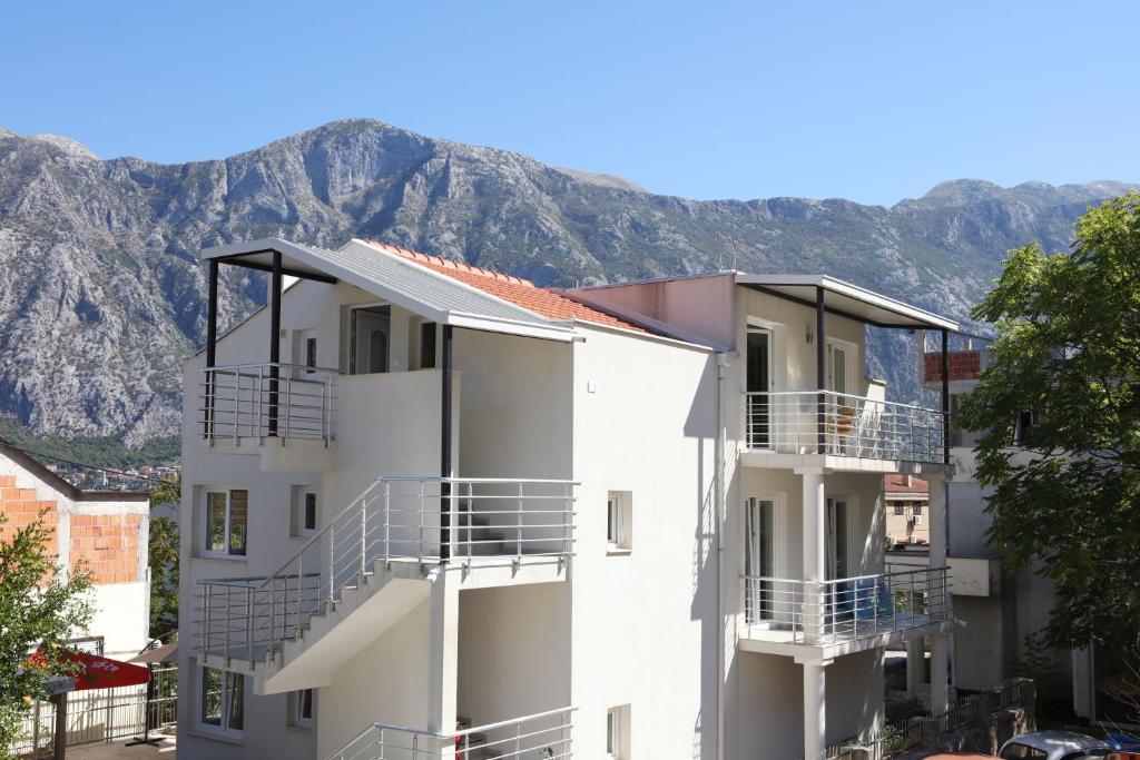 Luxury Seefracht Flat Perzagno 1 photo 1