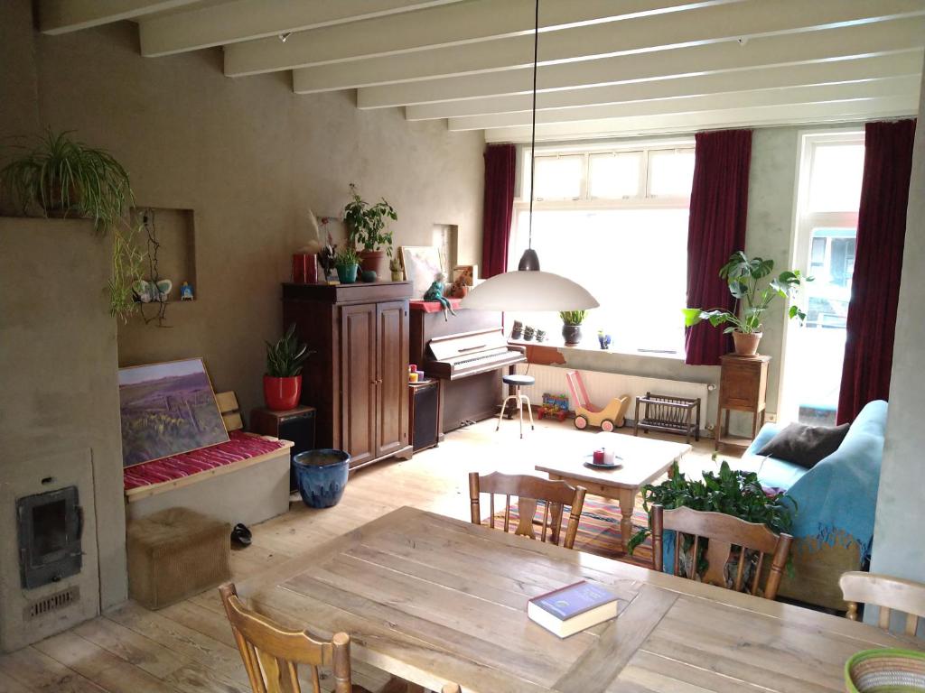 Logies de Zeeuwse Klei, een gezellig jaren 30 huis photo 2