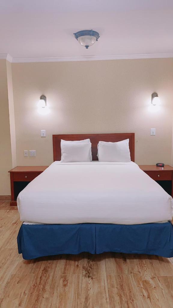 Одноместный (Стандартный одноместный номер), District Hotel