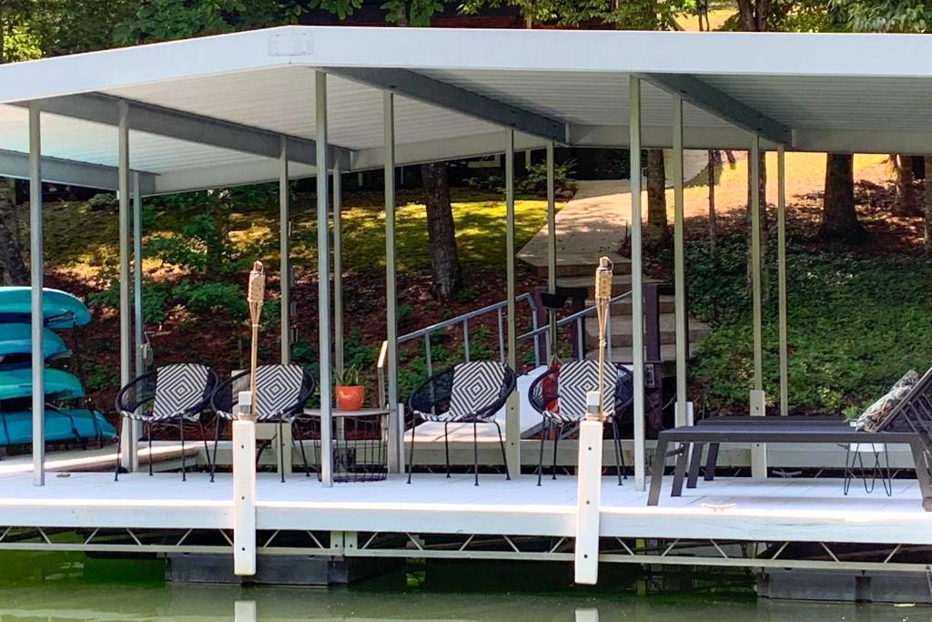 Lak Haus Resort-Style Home on Tims Ford Lake! photo 1