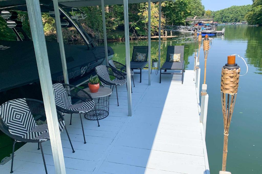 Lak Haus Resort-Style Home on Tims Ford Lake! photo 4