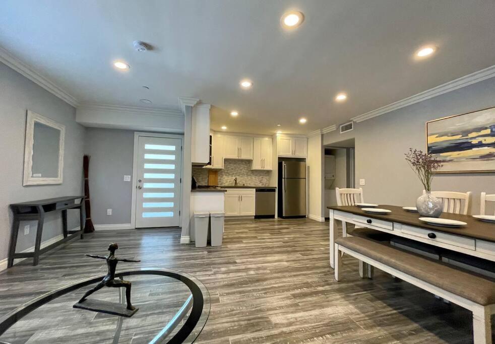 Newly Built Townhouse - Prime Hollywood Location image