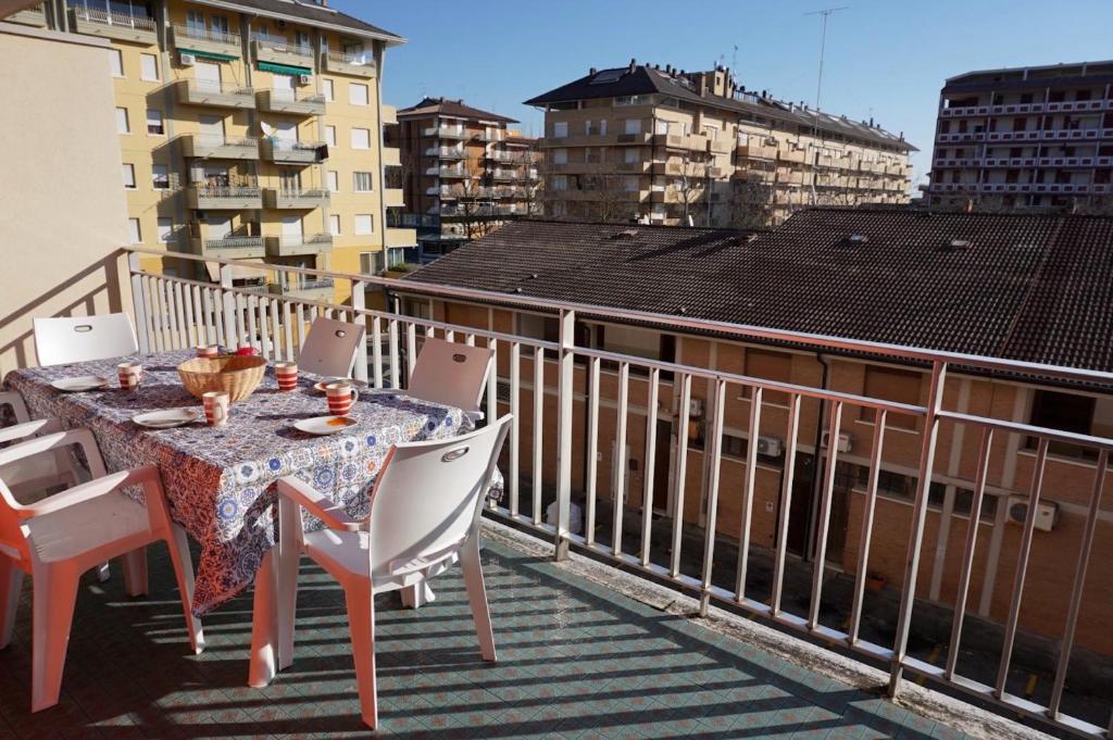 Beautiful beach apartment with shared swimming pool photo 1