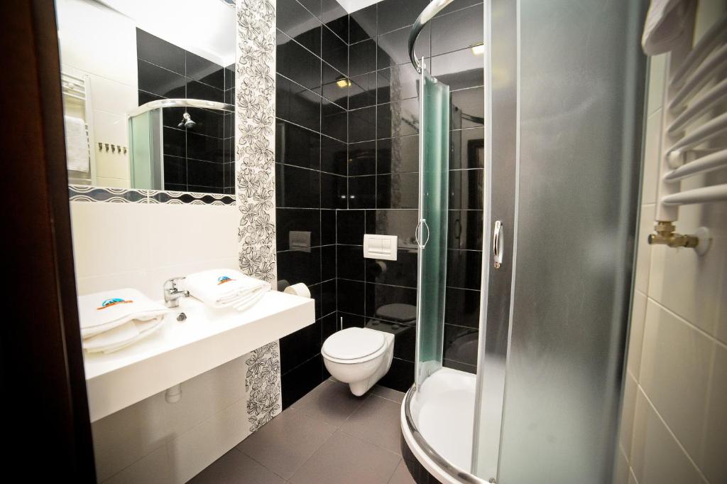 Номер (Кровать в общем 6-местном номере для мужчин и женщин), World Hostel
