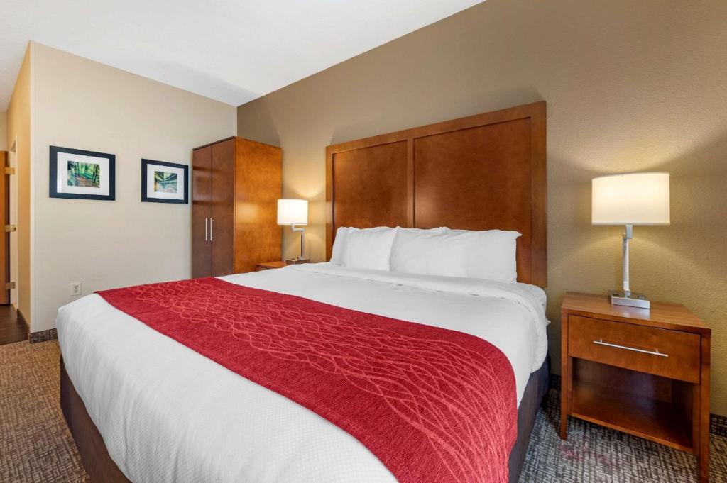 Comfort Inn La Porte photo 2
