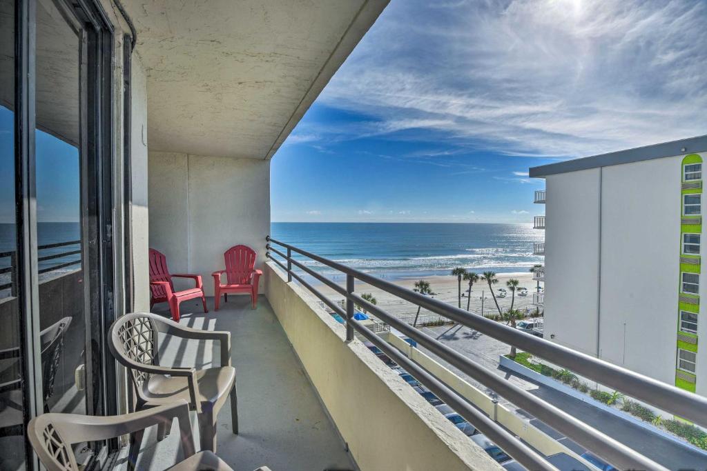 Sleek Beachfront Getaway with Community Perks! photo 1