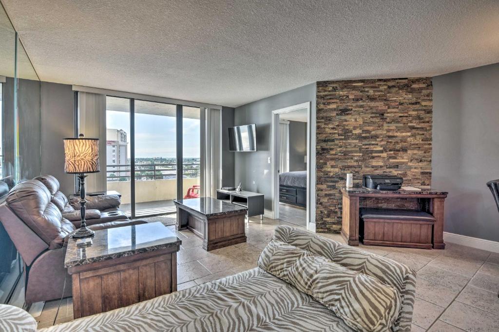 Sleek Beachfront Getaway with Community Perks! photo 4