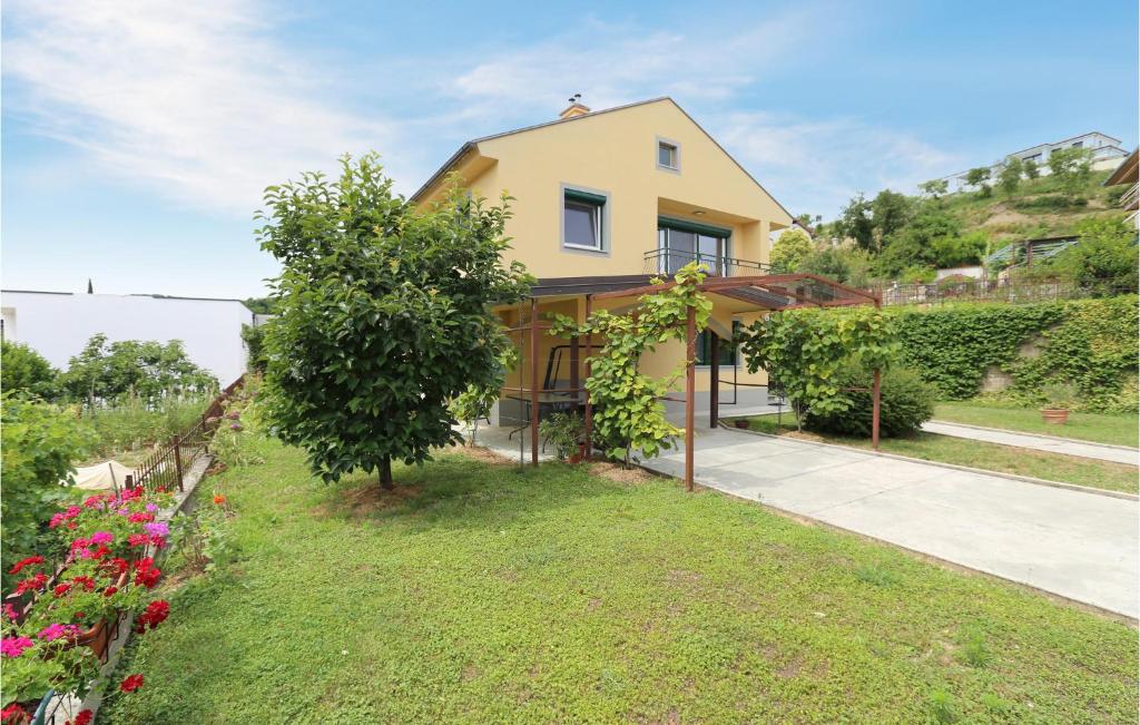 Beautiful Apartment In Koper With 3 Bedrooms And Wifi