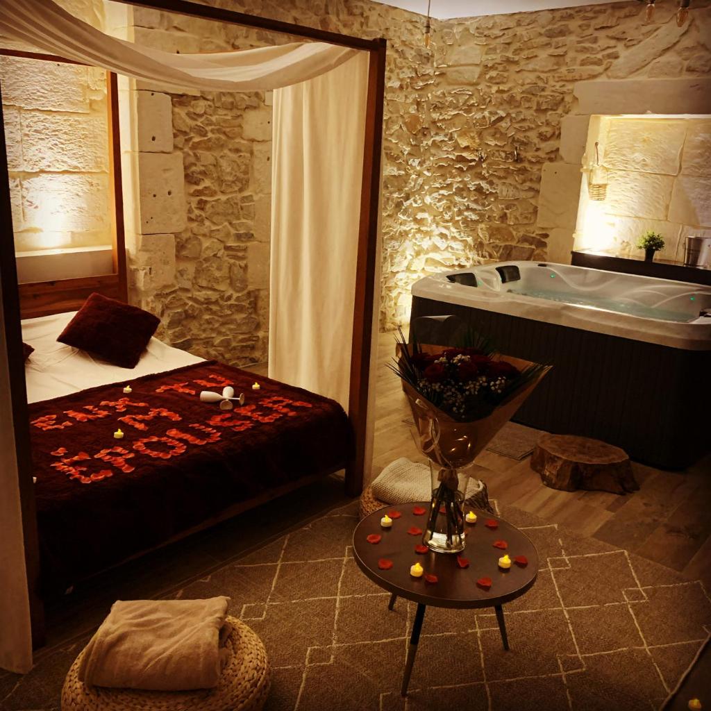 Suite de caractère avec Jacuzzi photo 4