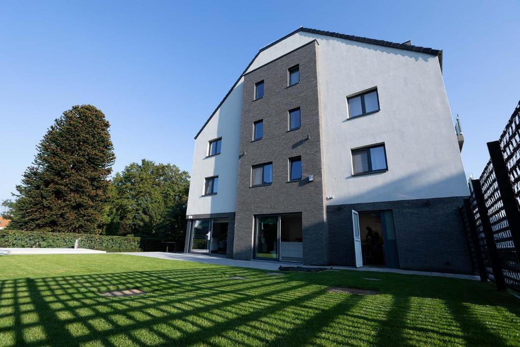 BEUKENHOUSE photo 1