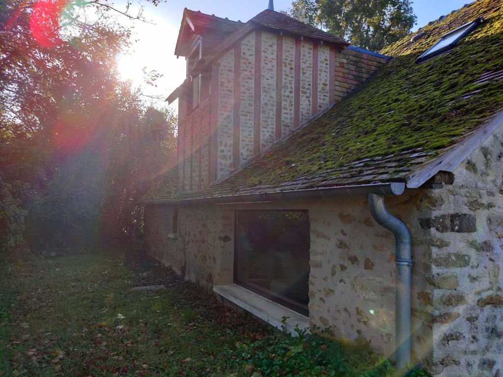"Rêves de Gamins" Chambre de gauche, 4 couchages dans gîte de campagne "La Camusière", proche du Pôle Européen et du circuit des 24h photo 4
