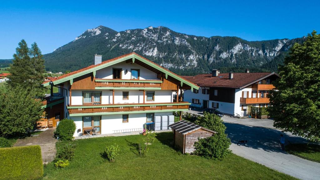 Aparthotel Chiemgaufuchs photo 2