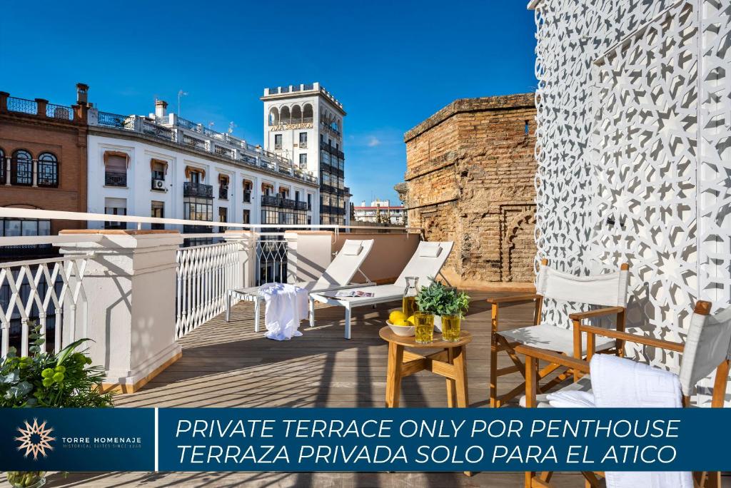 Torre Homenaje Historical Suites photo 2