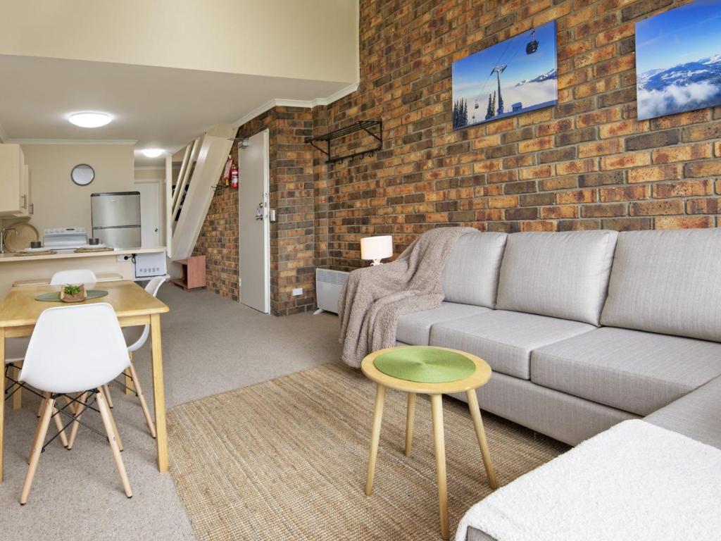 Ellswood 9 in Central Jindabyne