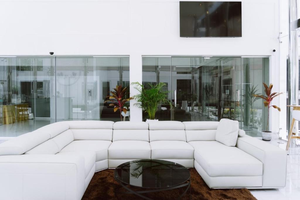 Thewhitehotel BY Charoensri - SHA Extra Plus photo 3