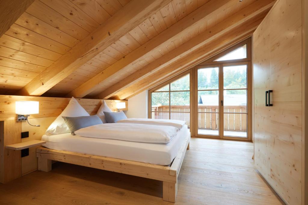 Zugspitzerei - Premium Chalet Ferienwohnungen photo 1