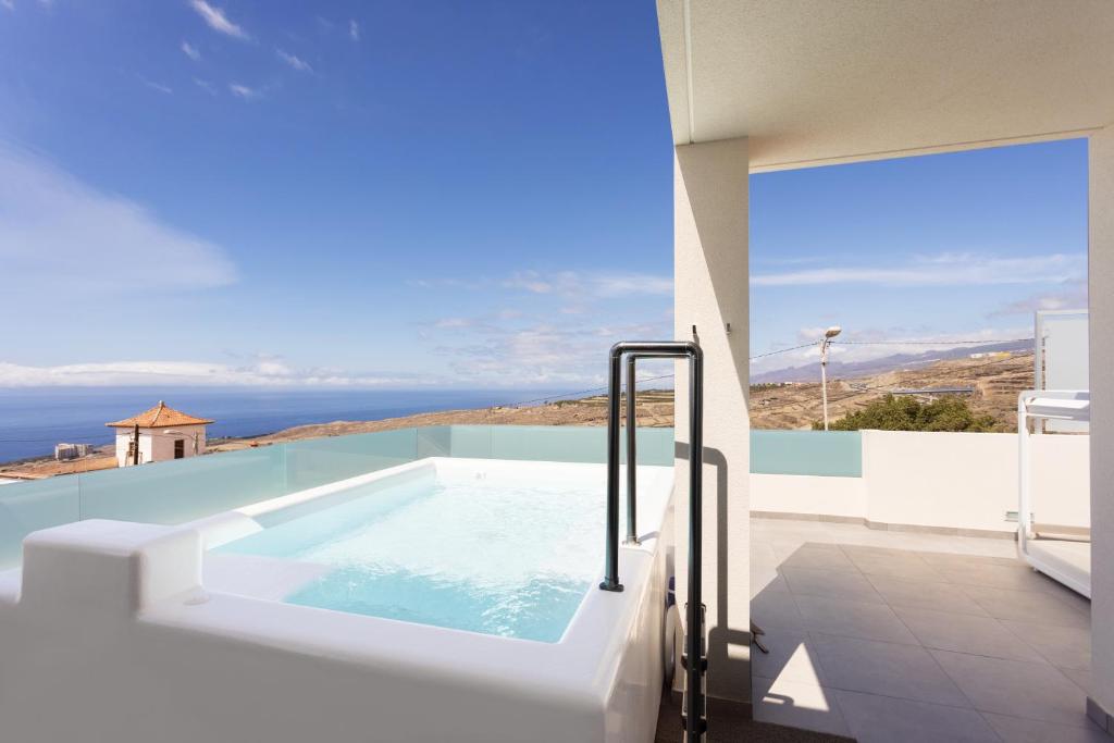 Pool Jacuzzi Home of Tulio photo 3