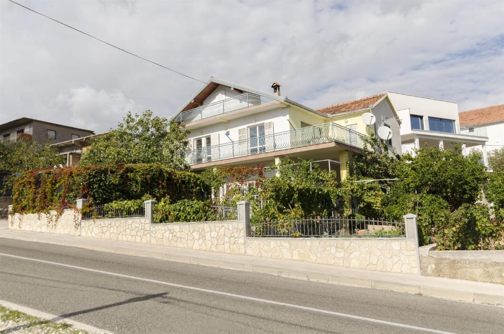 Apartments Bilo photo 2