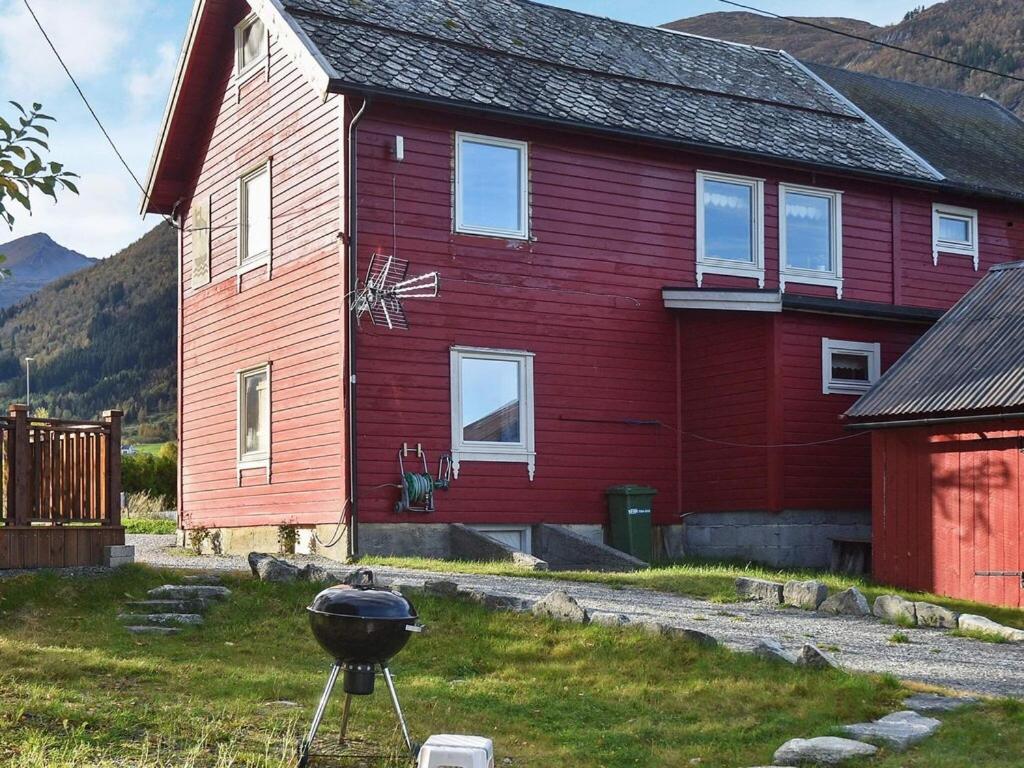 Holiday home in Måndalen photo 1