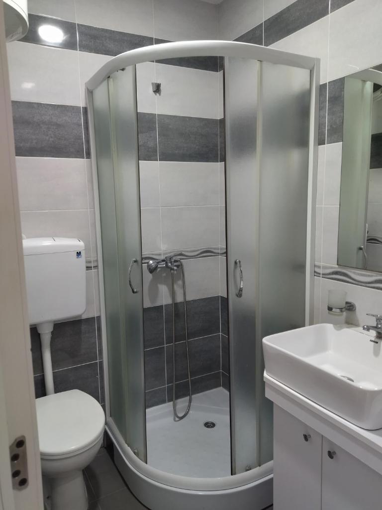 Atina Lux Hostel photo 2