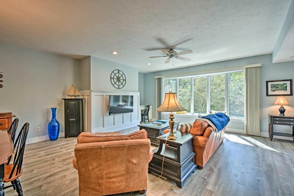 Lake Keowee Condo with Balcony, Community Perks photo 4