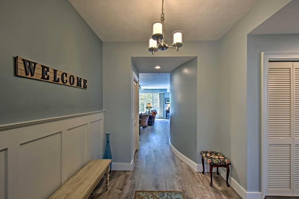 Lake Keowee Condo with Balcony, Community Perks photo 3
