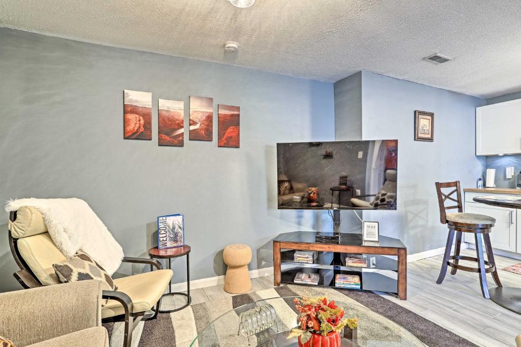 Lower-Level Woodbridge Apt with Patio - 32 Mi to DC! photo 2
