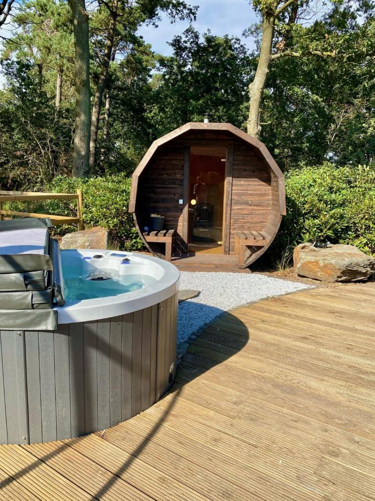Luxe Finse Kota met Jacuzzi en SaunaBarrel de Zandhoef photo 1