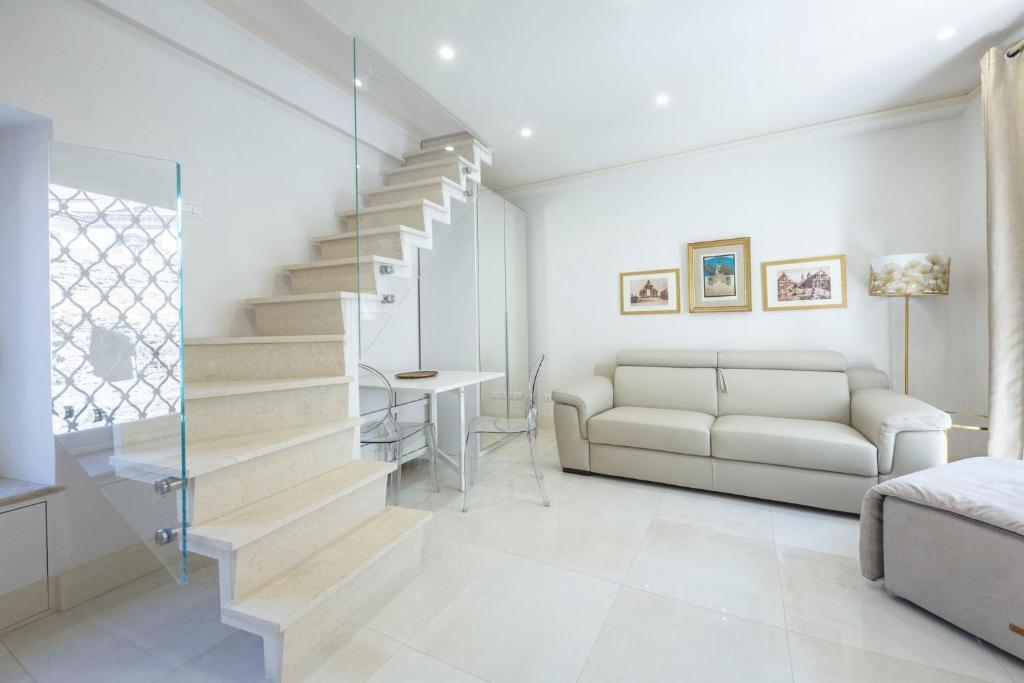 Home dentro il teatro photo 4