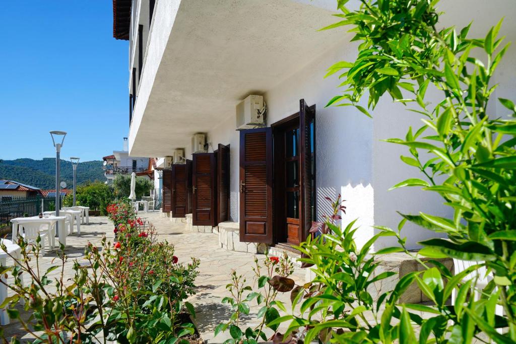 Kritikos Apartments photo 3