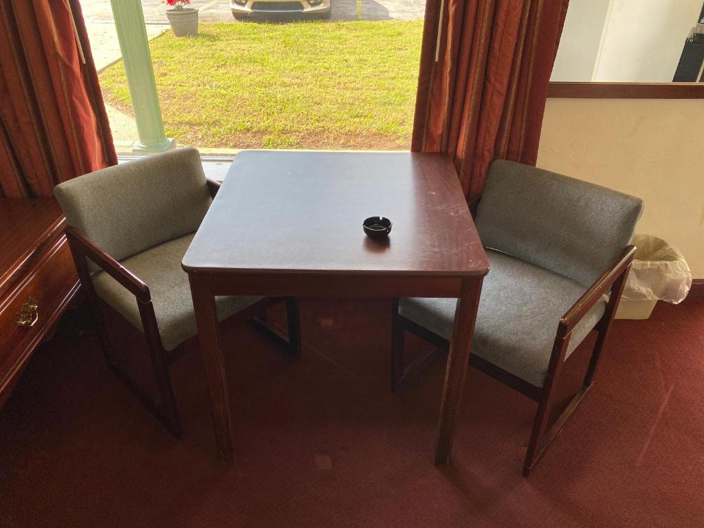Royal Inn photo 3