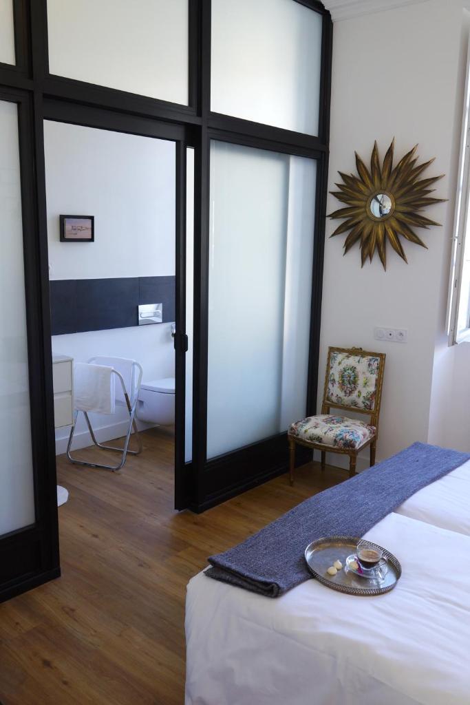 EUGENIE: 1 er ETAGE photo 4