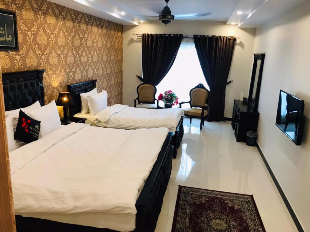 Royaute Luxury Hotel Sialkot photo 3