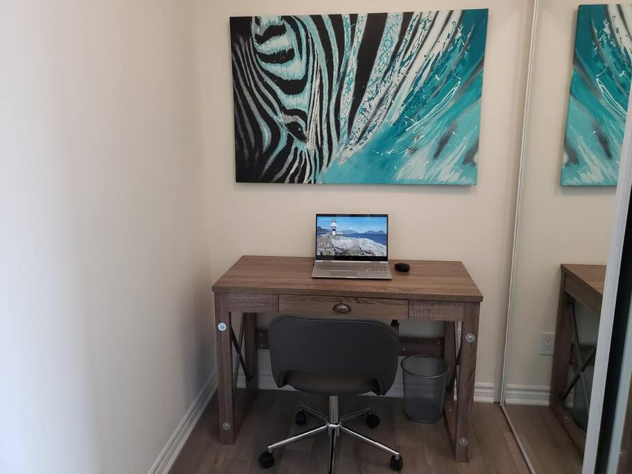Luxurious Condo Apartement 1BR-1BA-1Office free parking photo 4