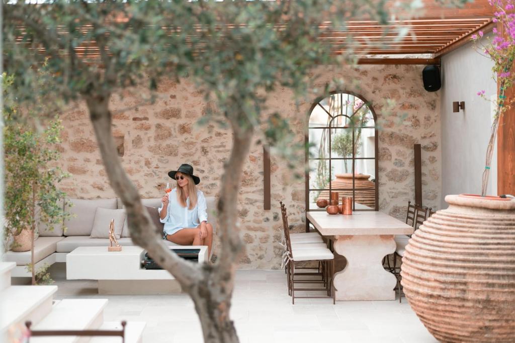 Inotropes Boutique Suites - Adults Only photo 2