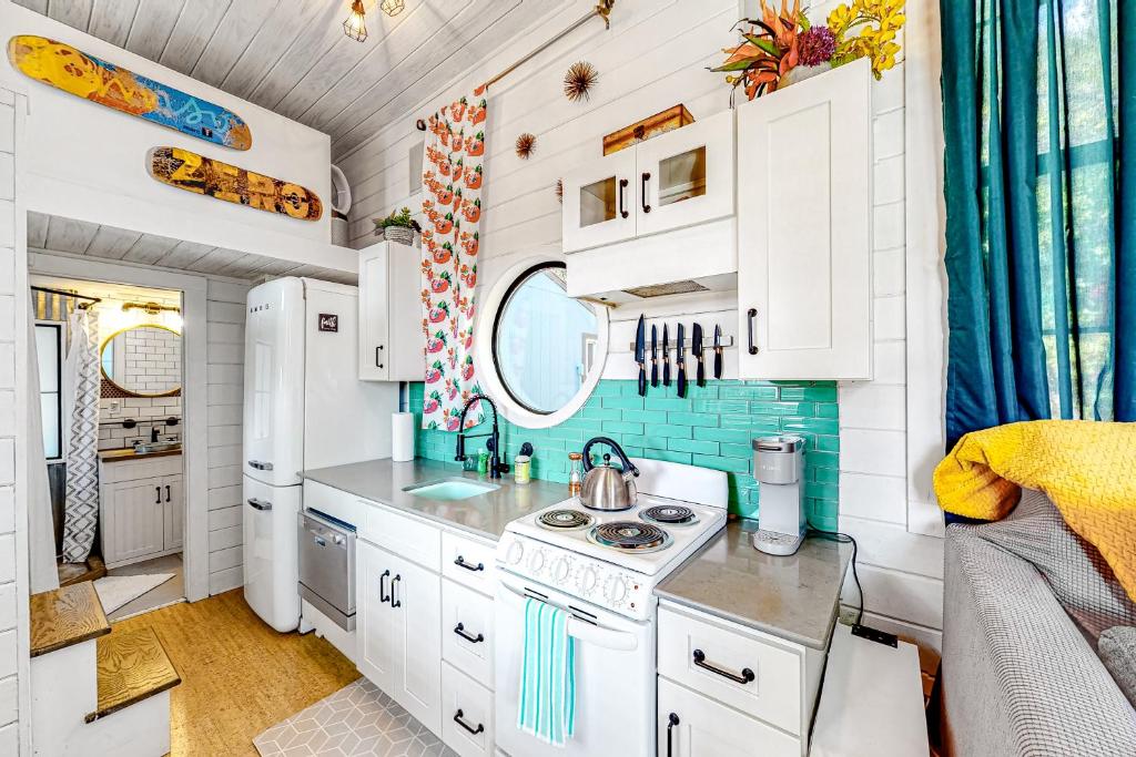 Chimney Rock Tiny Home photo 4