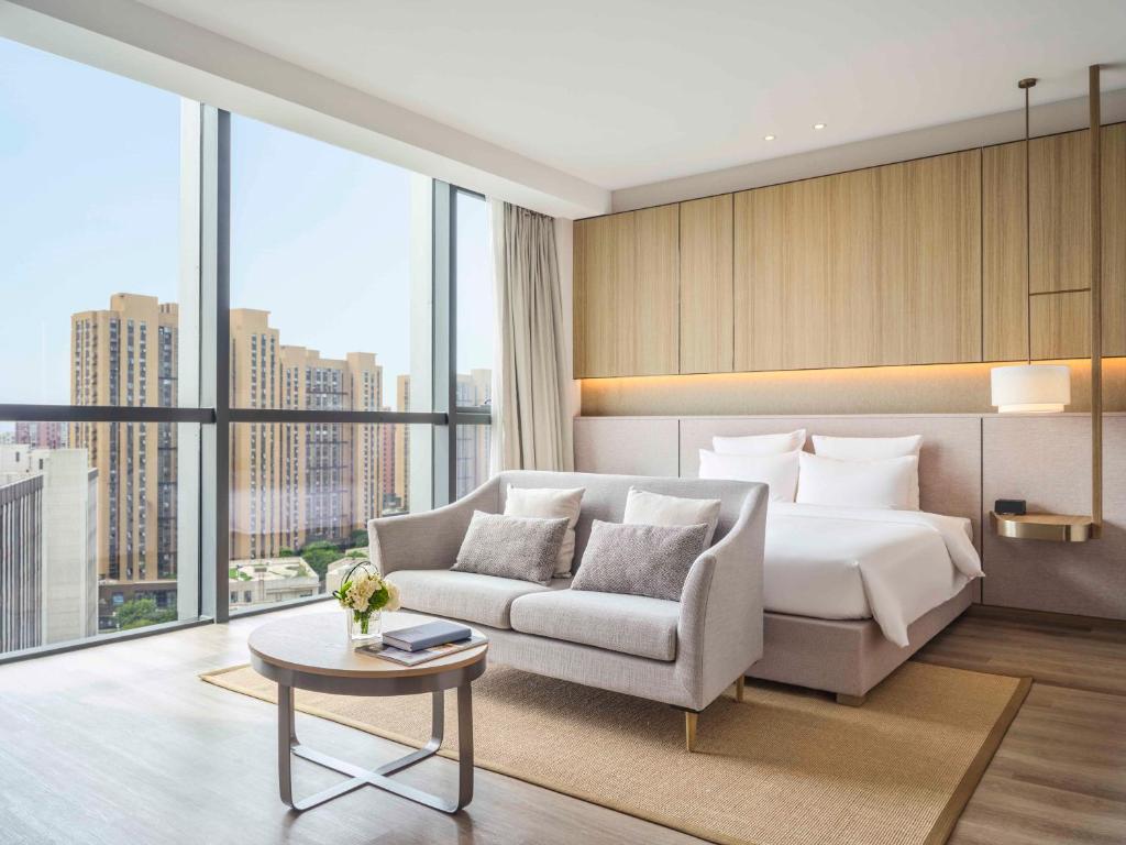Novotel Shanghai Qingpu Excellence Room Type - Superior Room with 1 King Size Bed