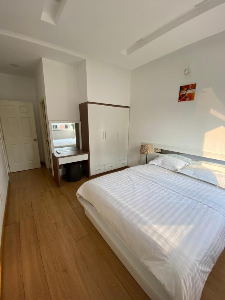 Pearl Service Apartment