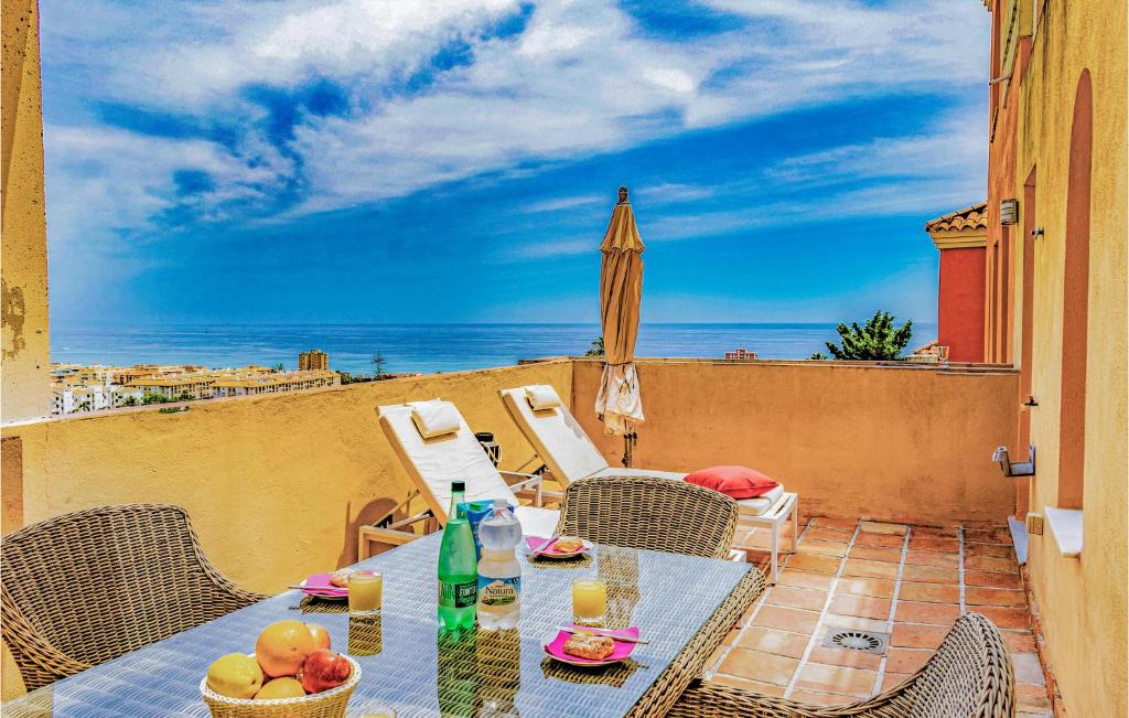 Stunning Apartment In Manilva With 3 Bedrooms, Wifi And Outdoor Swimming Pool